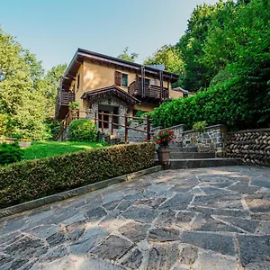 Casa Amici Del Bosco , Medolago Italia